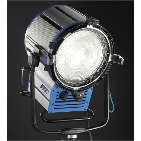 Осветительный прибор ARRI Daylight Compact 4000W